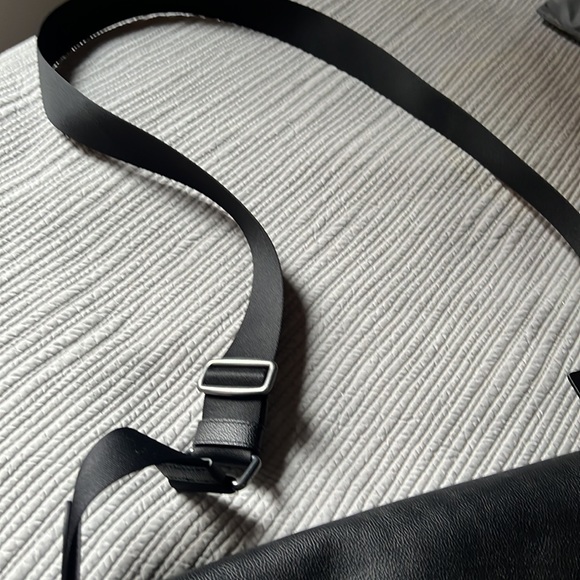 *****SOLD********Coach messaged/laptop bag never used - Picture 7 of 9